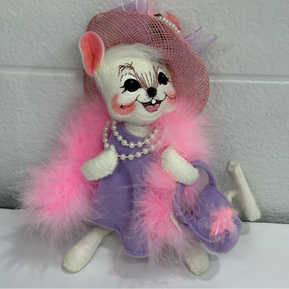 Annalee Vintage 2005 Bunny with Pearls Purple Bag and Hat